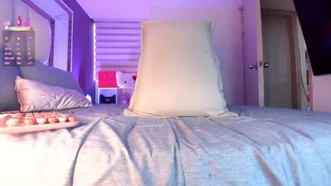 Snapshot of _bellaswwet_ chatting on February 2026 02:40:02 PM _bellaswwet_ online show from February 2026 02:40:02 PM