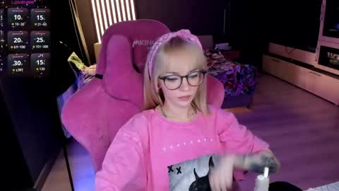 Snapshot of _black_fox__ chatting on May 2026 10:27:02 PM Olivia Subscribe to my Fansly - online show from May 2026 10:27:02 PM