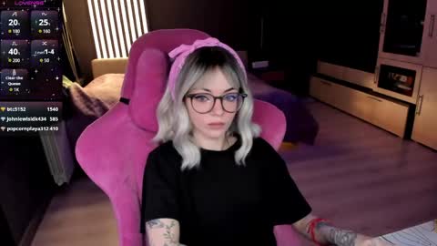 Snapshot of _black_fox__ chatting on May 2026 11:24:02 PM Olivia Subscribe to my Fansly - online show from May 2026 11:24:02 PM