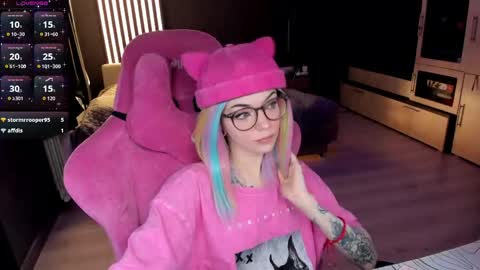 Snapshot of _black_fox__ chatting on May 2026 12:41:02 AM Olivia Subscribe to my Fansly - online show from May 2026 12:41:02 AM