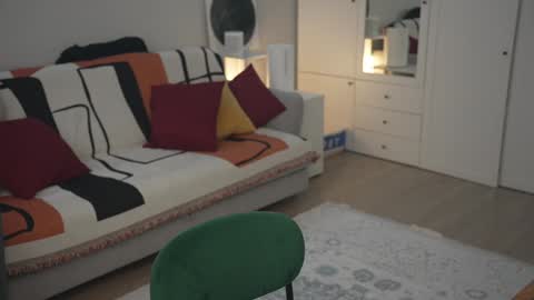 Lili online show from February 2025 10:15:02 AM