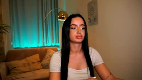 Pearl online show from April 2026 07:47:01 PM