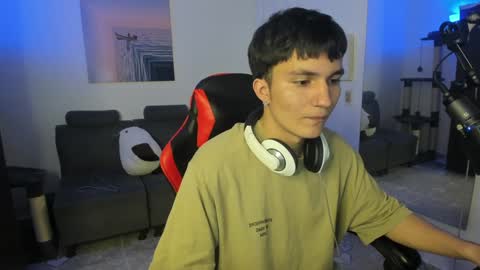 Snapshot of _blakee chatting on January 2025 02:14:01 AM B L A K E online show from January 2025 02:14:01 AM