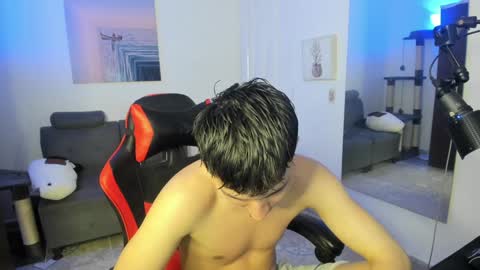 Snapshot of _blakee chatting on January 2025 07:04:01 AM B L A K E online show from January 2025 07:04:01 AM