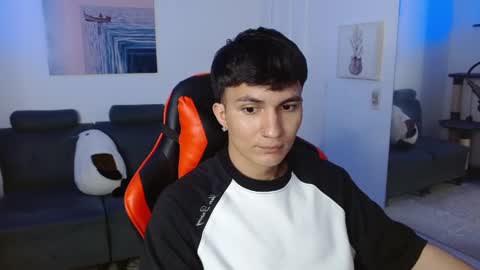 Snapshot of _blakee chatting on February 2025 04:05:02 AM B L A K E online show from February 2025 04:05:02 AM