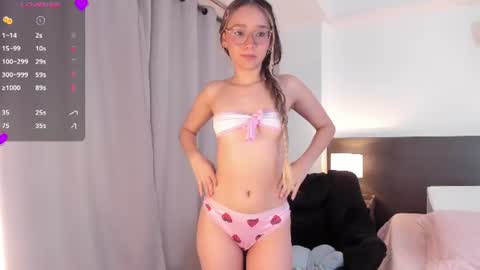 Snapshot of _bleuelune chatting on July 2026 01:08:02 AM Mary online show from July 2026 01:08:02 AM