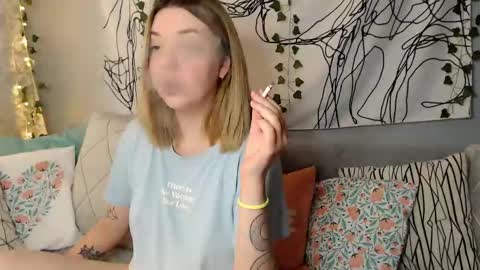 Elizabeth online show from October 2025 08:47:02 AM