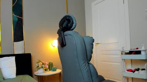 Stella online show from February 2025 07:11:02 AM