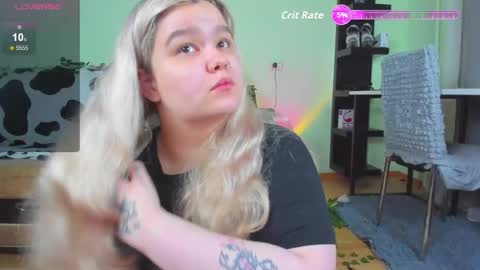 _candym1lky_ online show from September 2025 06:35:02 AM