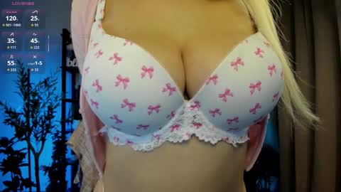 Snapshot of _careful_i_bite_nya_ chatting on October 2025 03:21:01 PM Alisa online show from October 2025 03:21:01 PM