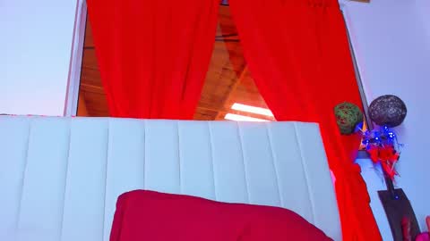 Carolina  online show from October 2025 05:32:02 PM