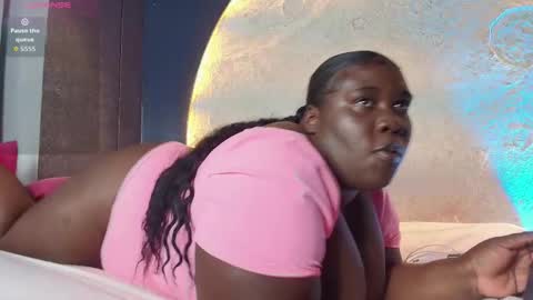 Snapshot of _carolinagomez chatting on November 2025 07:27:01 PM Caro. online show from November 2025 07:27:01 PM