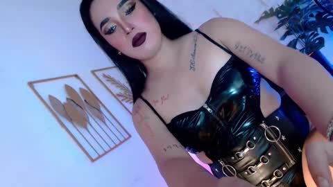 Caroline online show from October 2025 06:03:01 AM