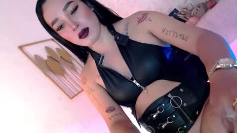 Snapshot of _caroline69 chatting on February 2026 05:28:02 AM Caroline online show from February 2026 05:28:02 AM