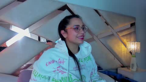 Caroline Sweet online show from December 2024 10:13:01 AM