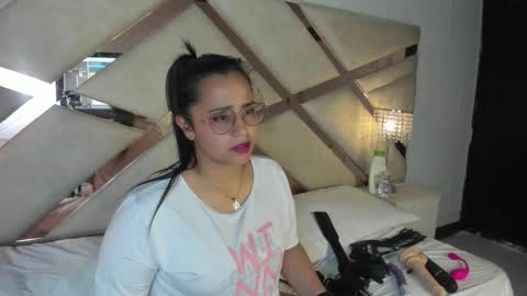 Caroline Sweet online show from January 2025 09:47:01 AM