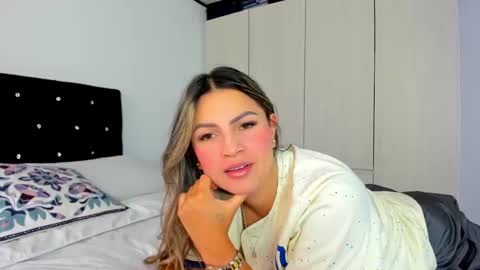 Bella  online show from February 2025 08:14:02 PM