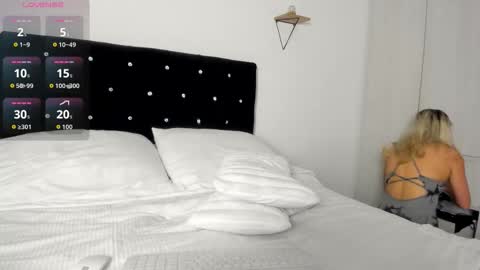 Bella  online show from March 2026 10:38:01 PM