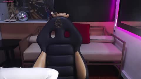 _charlotte_collins_ online show from September 2025 03:14:01 PM