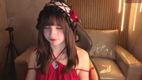 _charlotte_collins_ online show from December 2025 03:18:02 PM