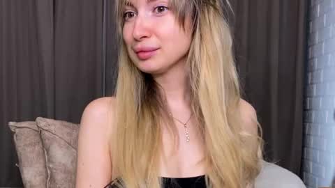 _crystal_moon_1 online show from November 2025 10:09:02 PM