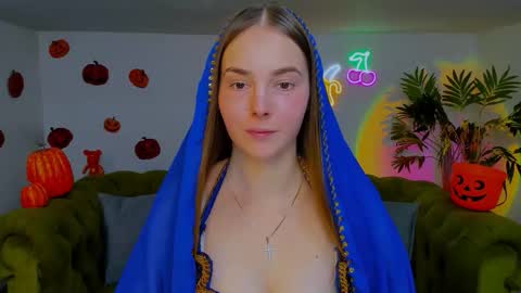 Erika online show from October 2025 07:59:01 PM