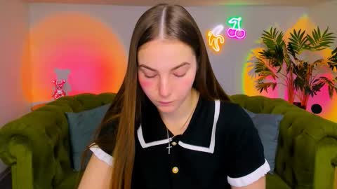 Erika online show from November 2025 01:15:01 PM