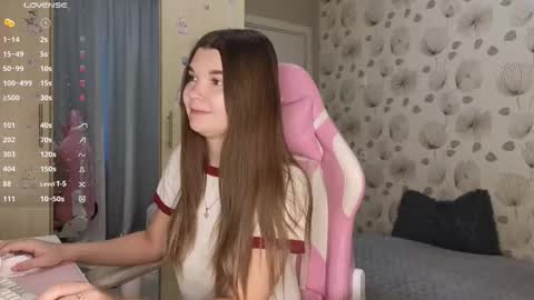 _cute_ice online show from October 2025 04:32:01 AM