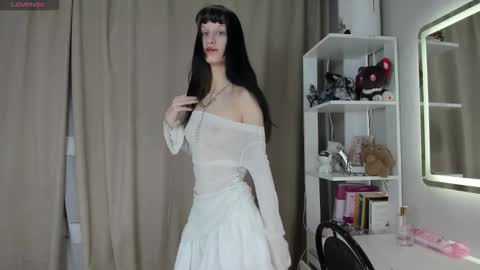 Snapshot of _darknessqueen_ chatting on December 2025 11:30:02 AM Emilia online show from December 2025 11:30:02 AM