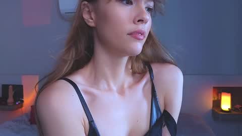 DemiDee online show from December 2024 09:31:02 AM