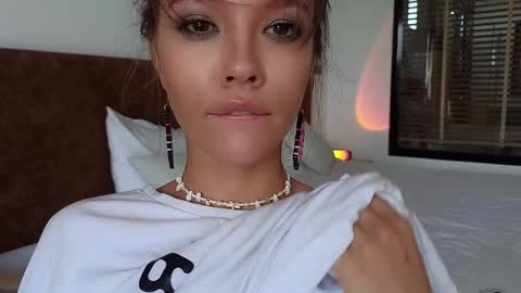 DemiDee online show from October 2025 06:02:02 AM