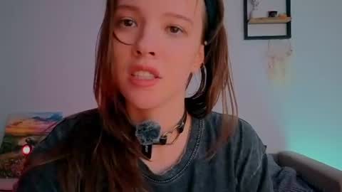 DemiDee online show from June 2026 08:40:02 PM