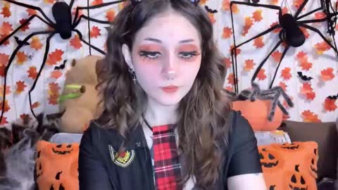 Kate online show from October 2025 04:59:02 PM