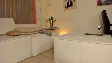 Abril online show from March 2026 01:05:02 PM