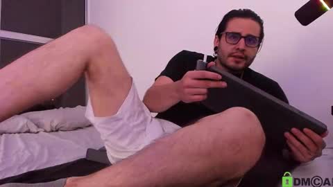  -         online show from October 2025 11:14:02 PM