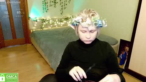 chloue and Gretta online show from December 2024 10:23:02 PM