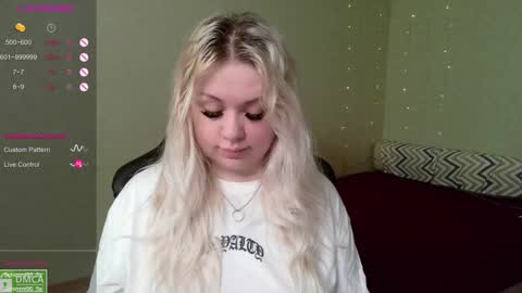 chloue and Gretta online show from December 2024 08:18:01 AM