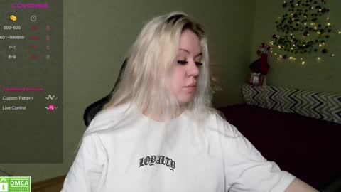 chloue and Gretta online show from December 2024 08:40:01 AM