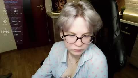 Snapshot of _elven_dreams__ chatting on July 2026 06:51:02 PM chloue and Gretta online show from July 2026 06:51:02 PM