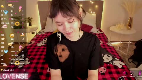 _emily__strike_ online show from April 2026 01:32:01 AM