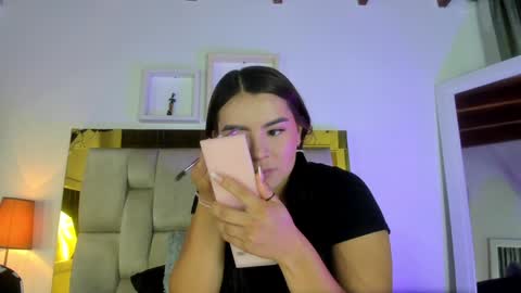 Isabella online show from December 2024 12:01:02 PM