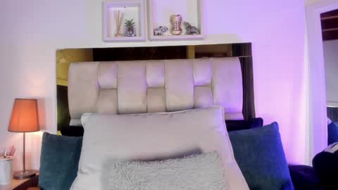 Isabella online show from April 2026 12:16:02 PM