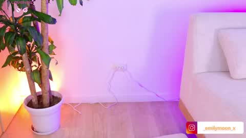 Emi online show from April 2026 12:53:01 AM