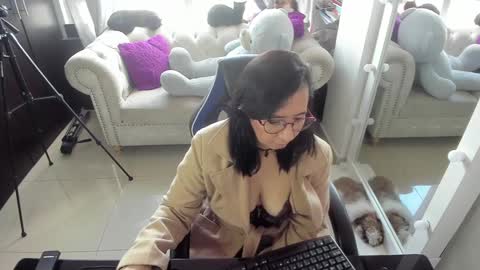 Emma online show from December 2024 03:06:01 PM