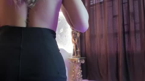 _emmawalka online show from October 2025 03:01:02 PM