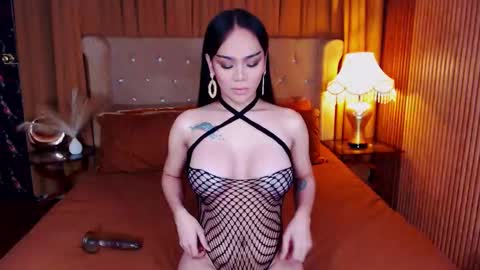 _empressvalerie_ online show from September 2025 08:58:02 PM