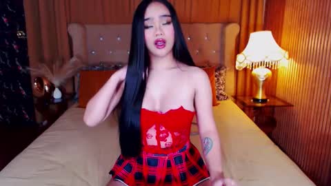 _empressvalerie_ online show from November 2025 03:12:01 AM