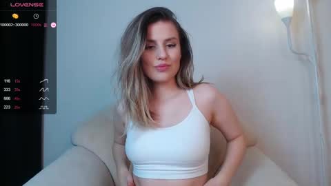 _esmeraldiyaa_ online show from January 2025 09:07:01 PM