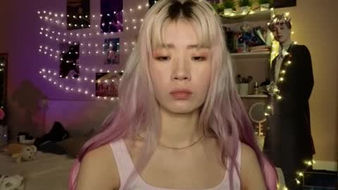 EveEva online show from February 2026 01:21:01 AM