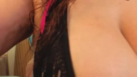 Snapshot of _evoni_b chatting on September 2025 12:48:02 AM evoni online show from September 2025 12:48:02 AM